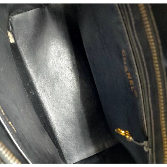 Chanel Black Enamel Tote EUC - Picture 7 of 9